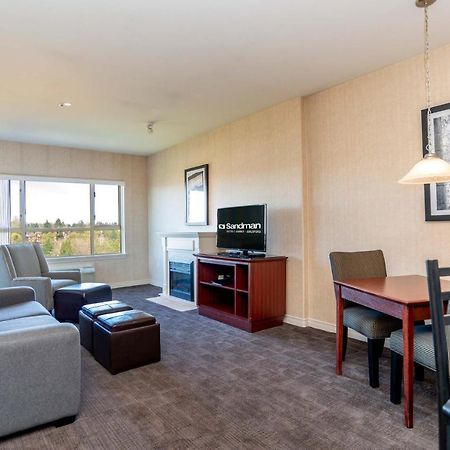 Sandman Suites Surrey - Guildford Exterior photo